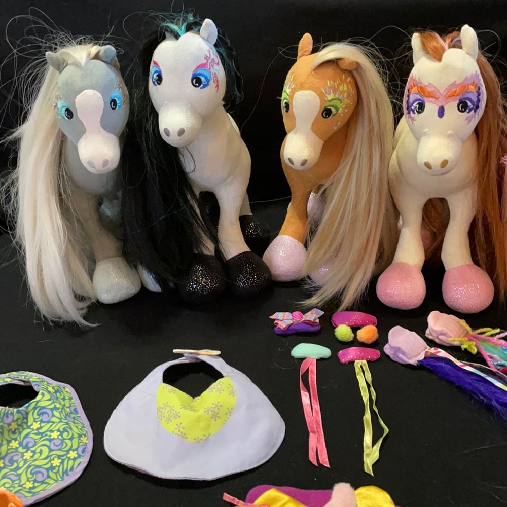 MANHATTAN TOY Star Willow Stables Horses & Accessories